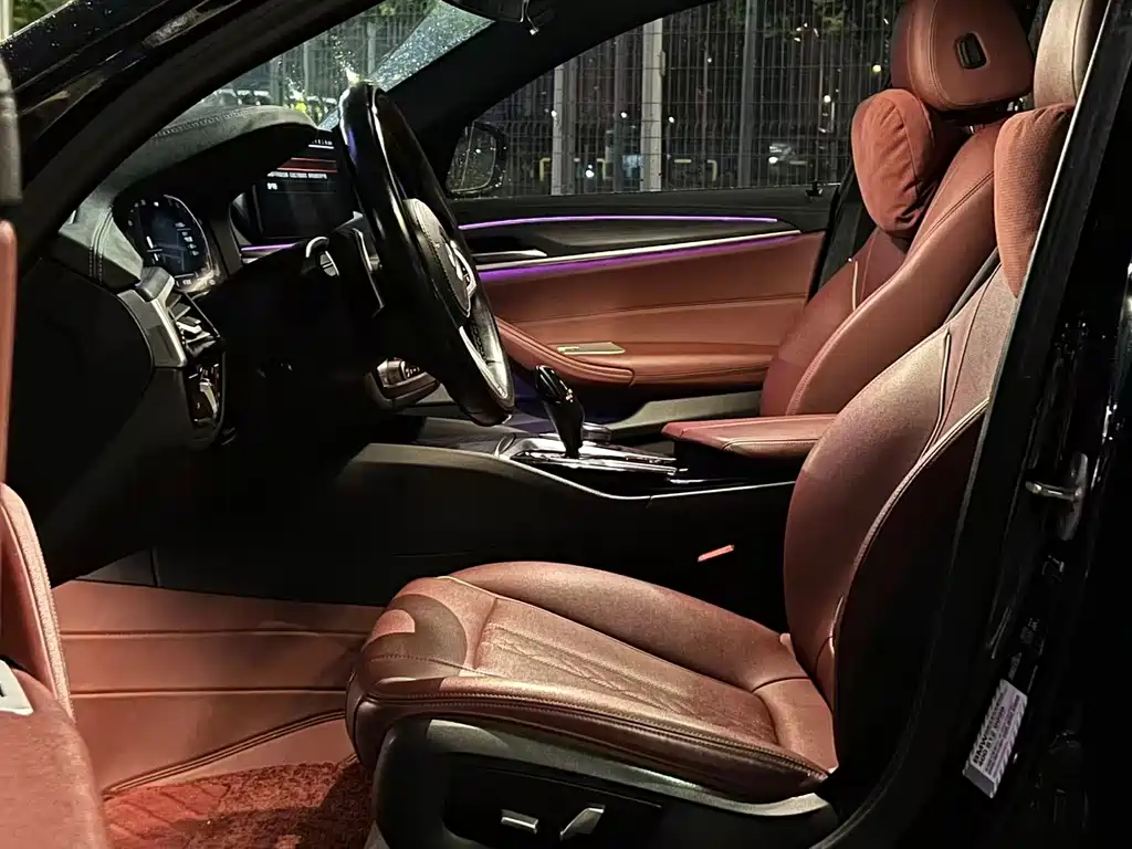 BMW 5 Series — миниатюра 6