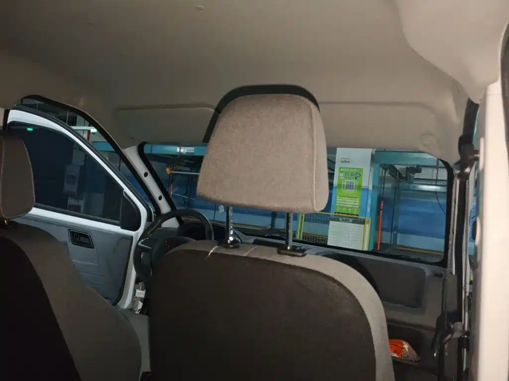 Wuling Yangguang — миниатюра 14