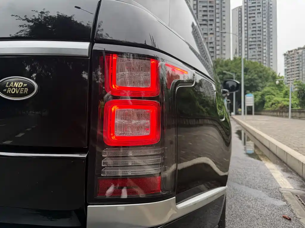 Land Rover Range Rover — миниатюра 9