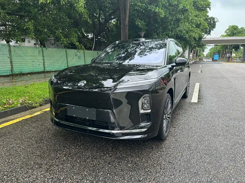NIO ES8