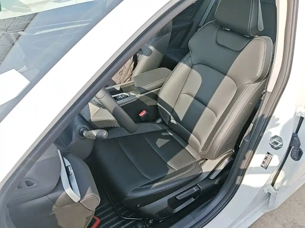 Geely Emgrand — миниатюра 15