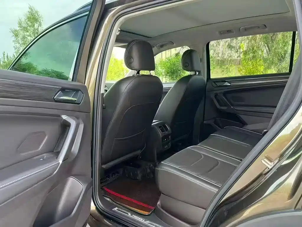 Volkswagen Tiguan L — миниатюра 9