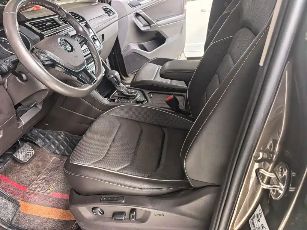 Volkswagen Tiguan L — миниатюра 15