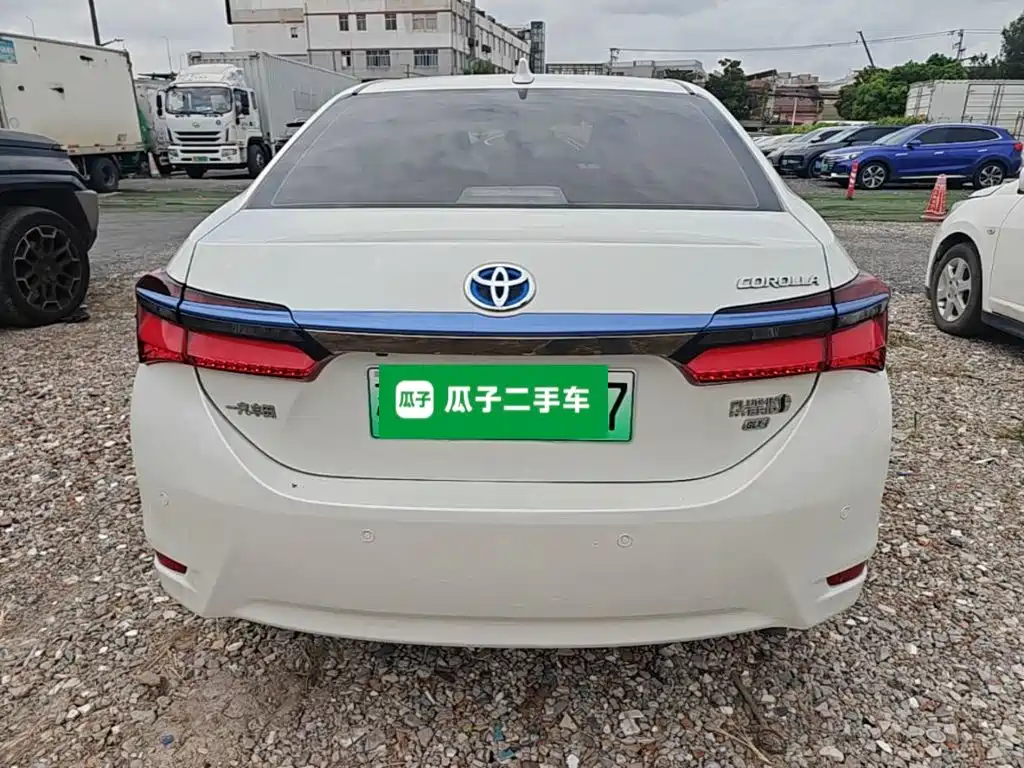 Toyota Corolla Hybrid — миниатюра 6