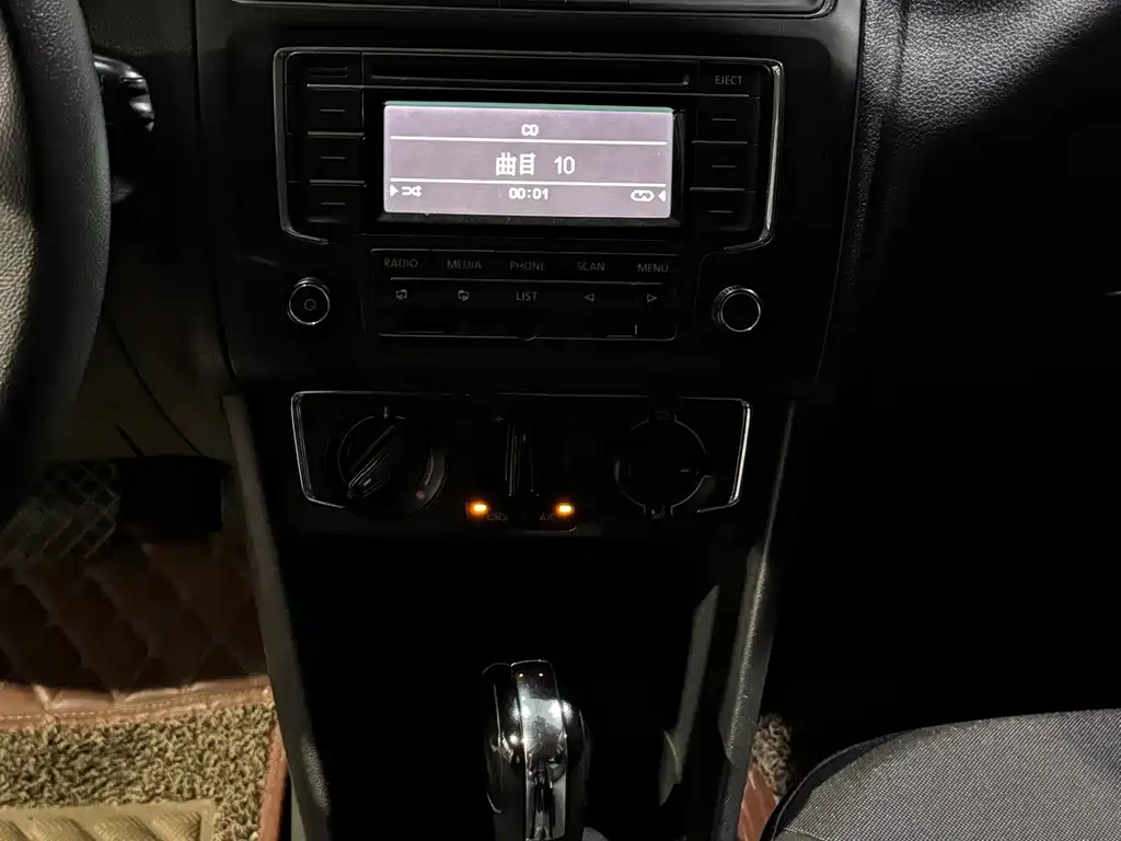 Volkswagen Polo — миниатюра 14