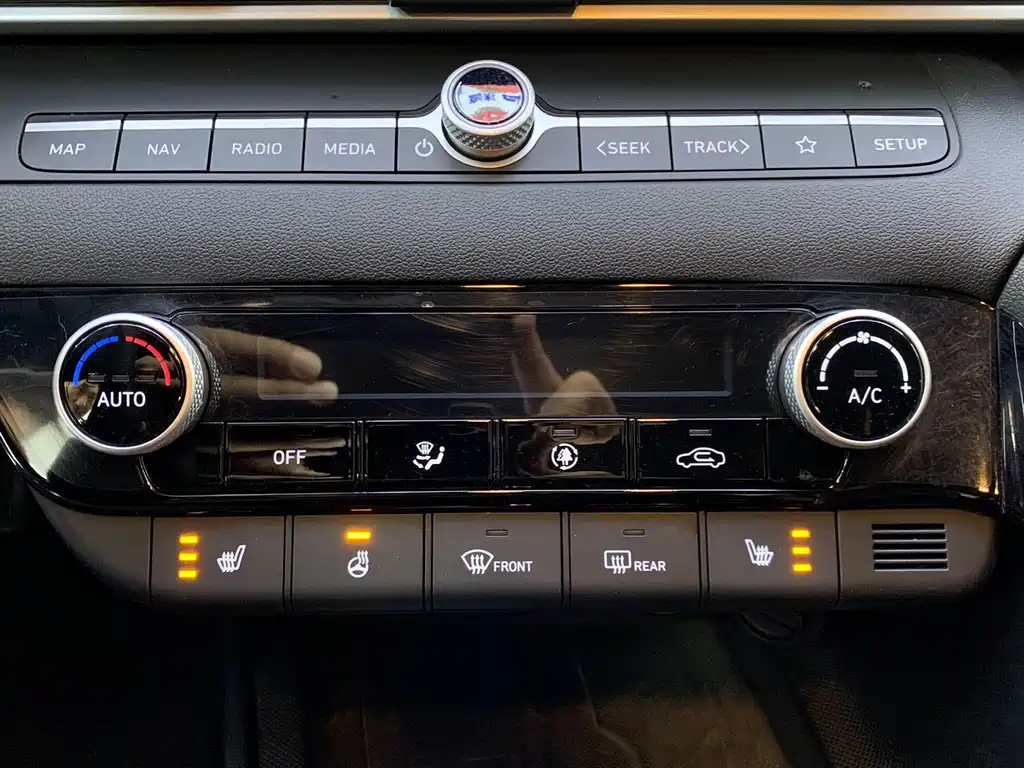 Hyundai Elantra — миниатюра 10