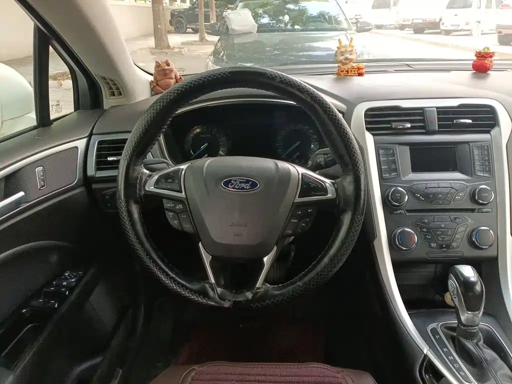 Ford Mondeo — миниатюра 6