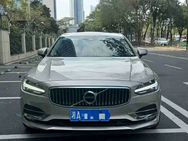 VOLVO S90 2017