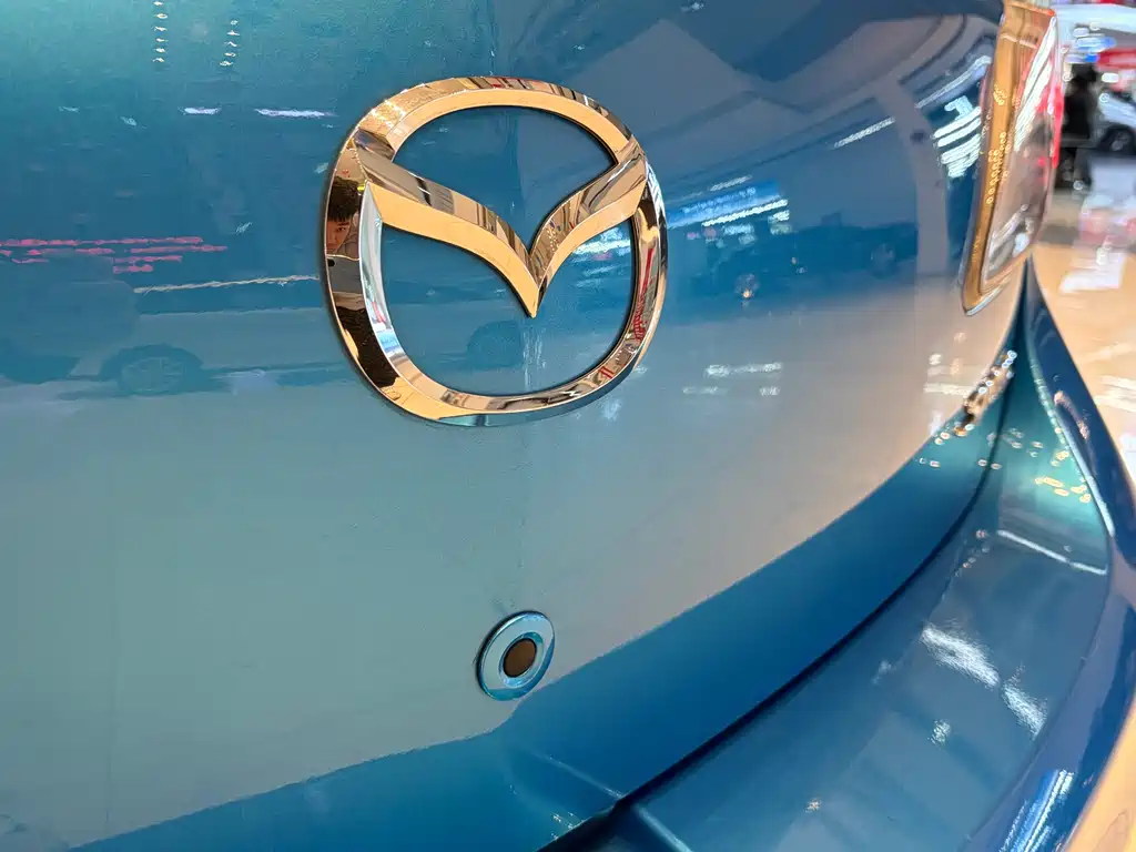 Mazda Mazda3 2010 2.0 AT Luxury