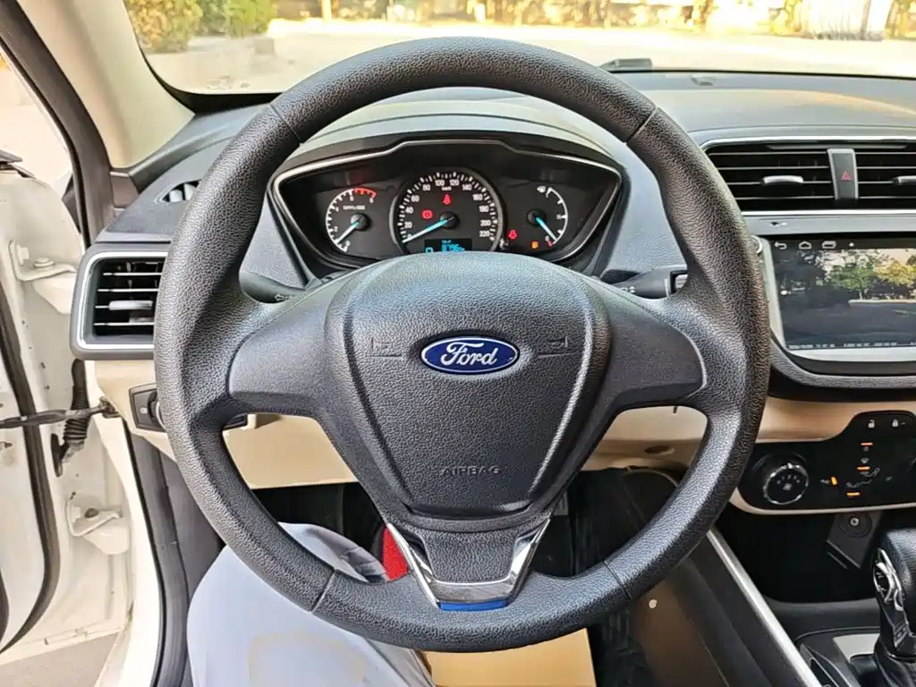 Ford Escort — миниатюра 11