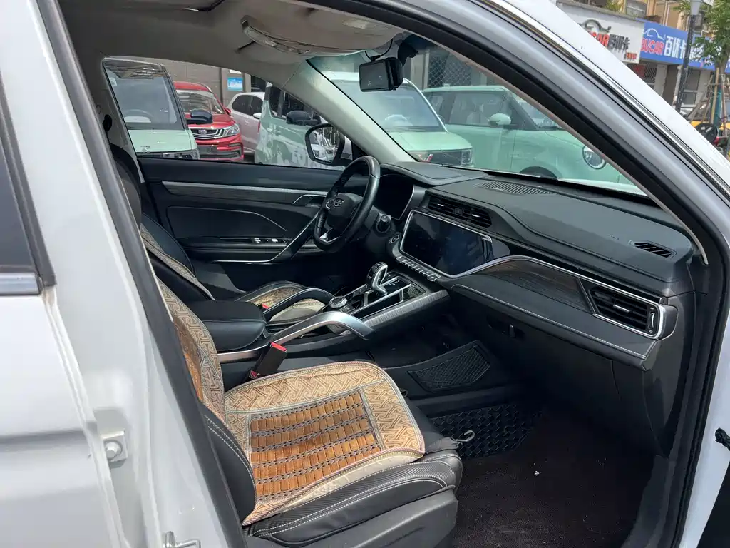 Geely Boyue — миниатюра 10
