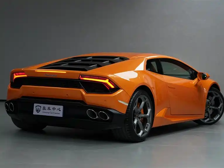 LAMBORGHINI HURACÁN