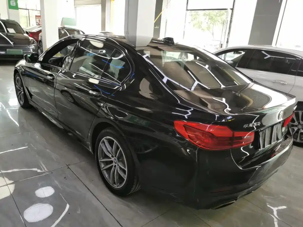BMW 5 Series — миниатюра 5
