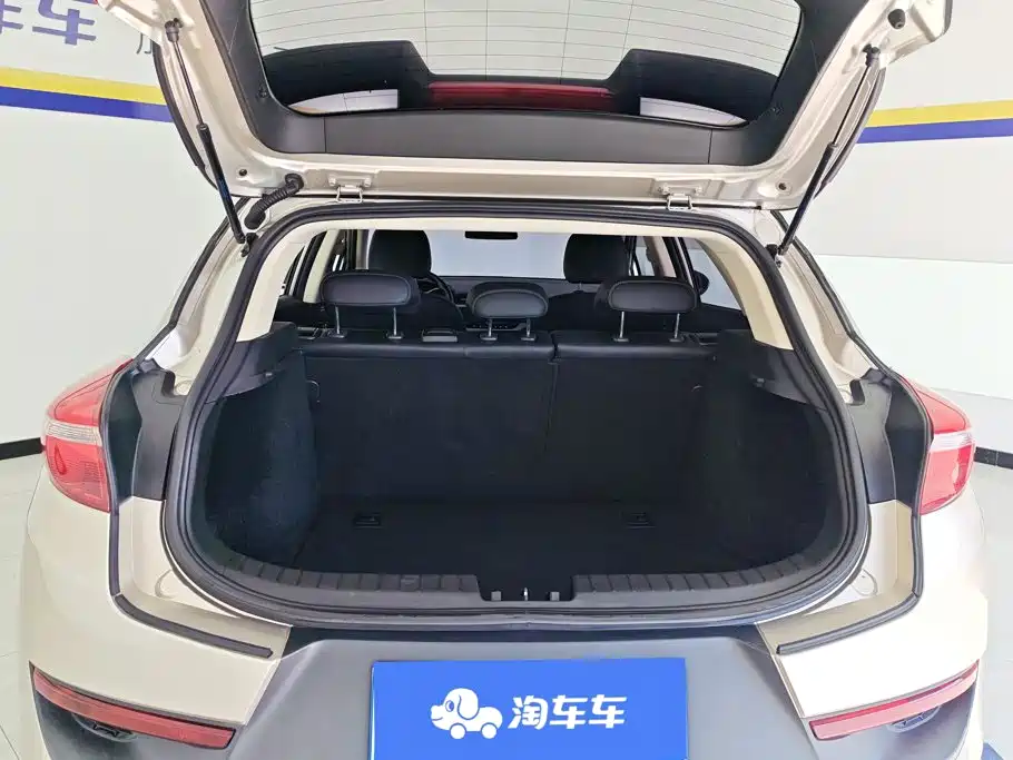 Geely Emgrand GS — миниатюра 4