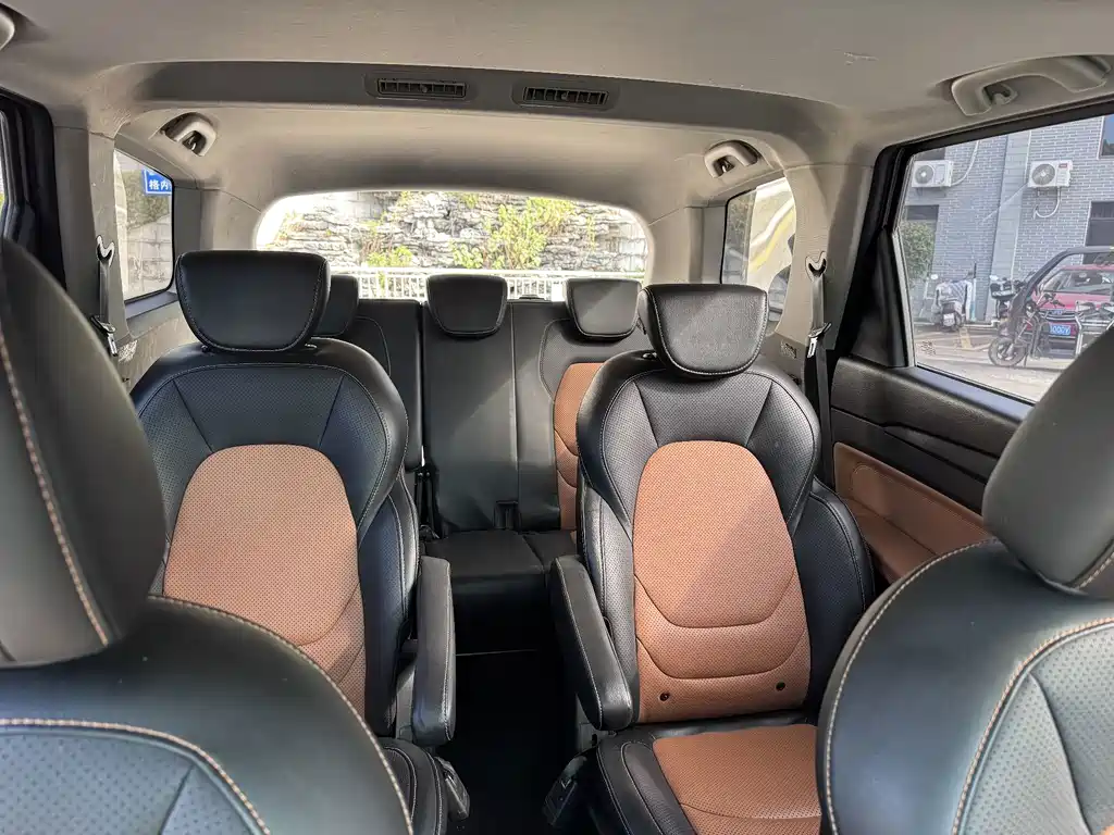 Wuling Hongguang S3 — миниатюра 8