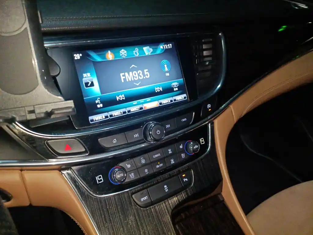Buick LaCrosse — миниатюра 9