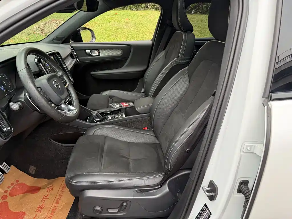 Volvo XC40 — миниатюра 8