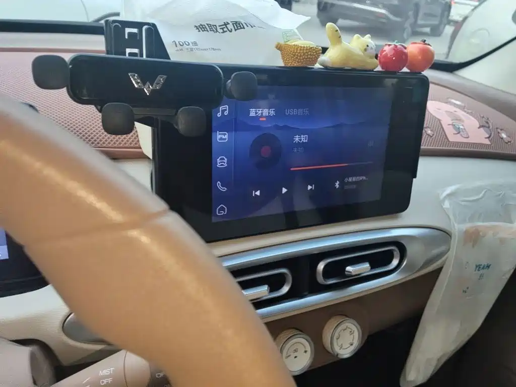 Wuling MINIEV — миниатюра 6