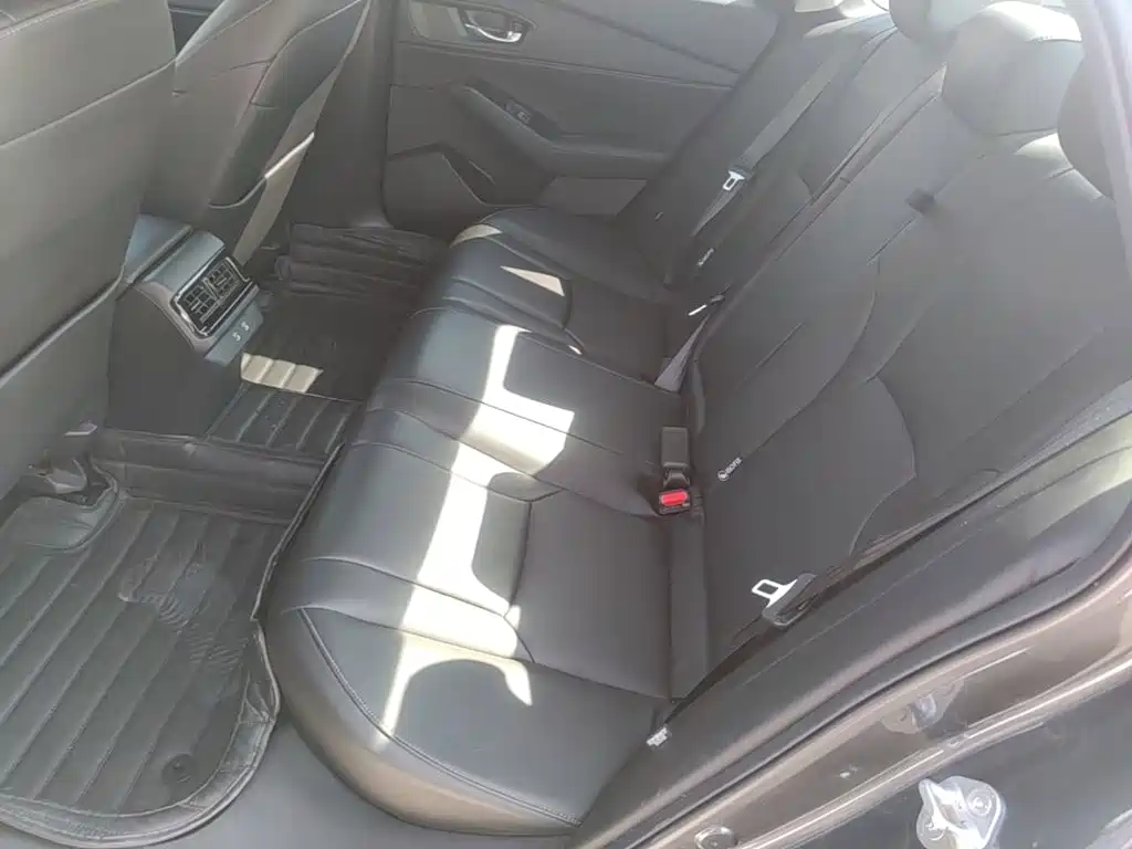 Honda Accord — миниатюра 17