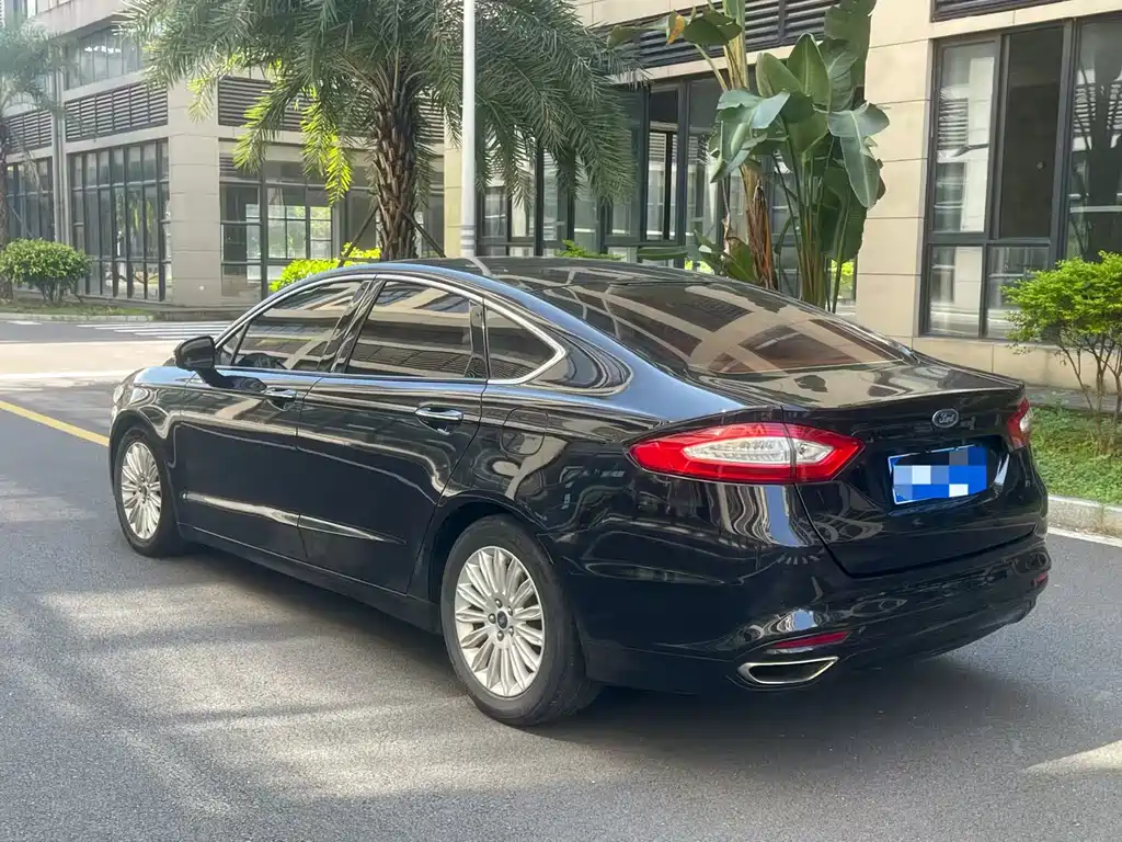 Ford Mondeo — миниатюра 9