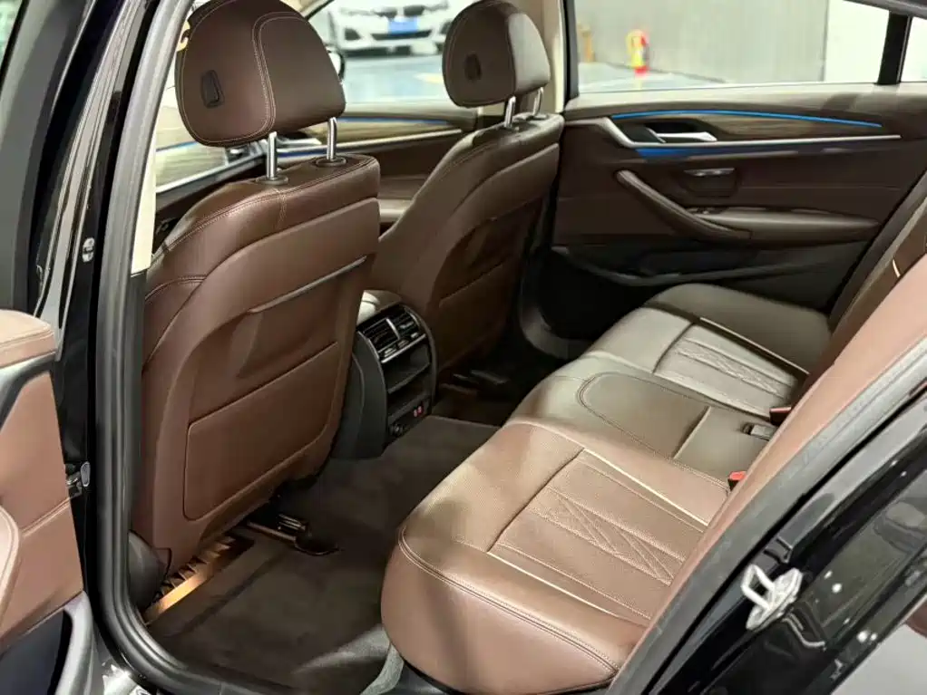 BMW 5 Series New Energy — миниатюра 17