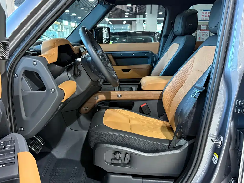 Land Rover Defender — миниатюра 4