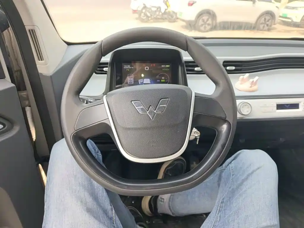 Wuling MINIEV — миниатюра 11