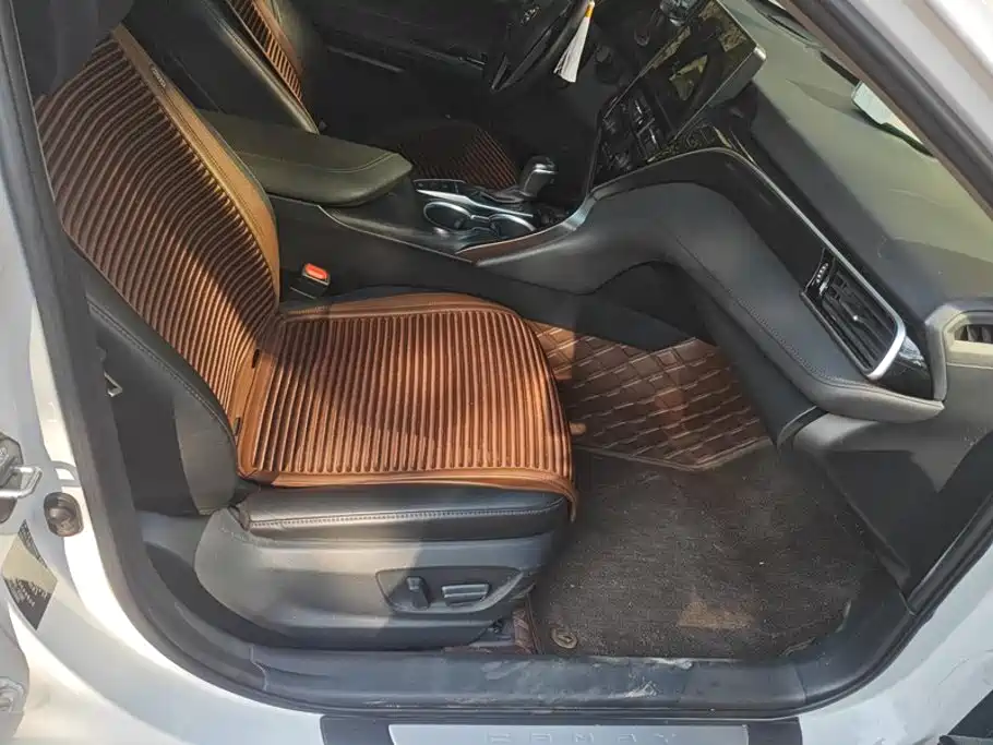 Toyota Camry — миниатюра 8