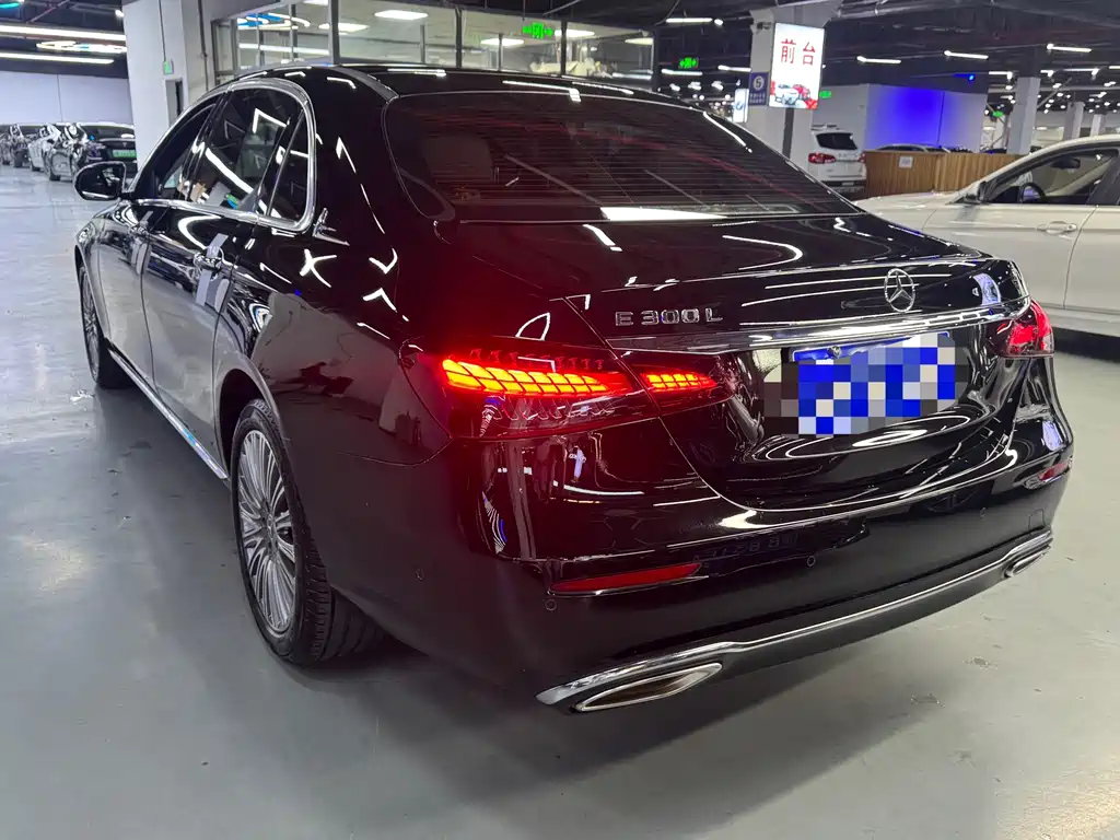 Mercedes-Benz E-Class — миниатюра 12