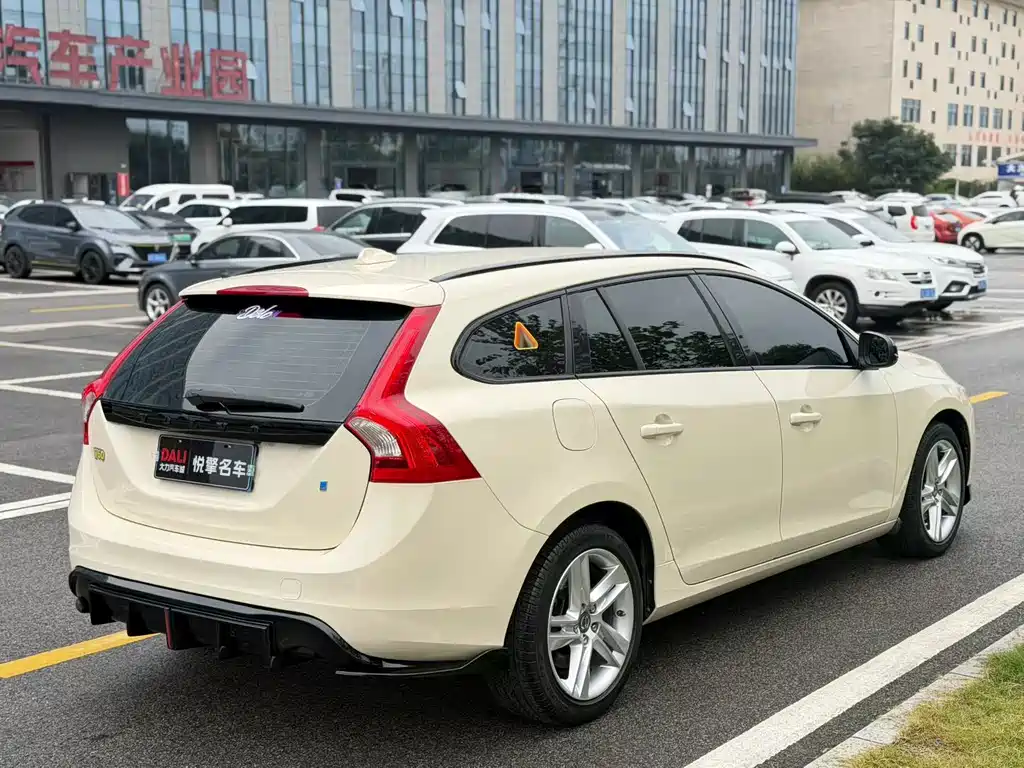 Volvo V60 — миниатюра 7