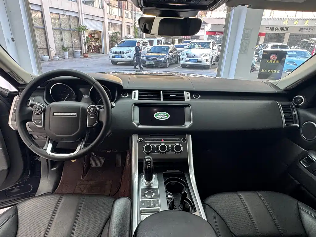 Land Rover Range Rover Sport 2017 3.0 SC V6 SE