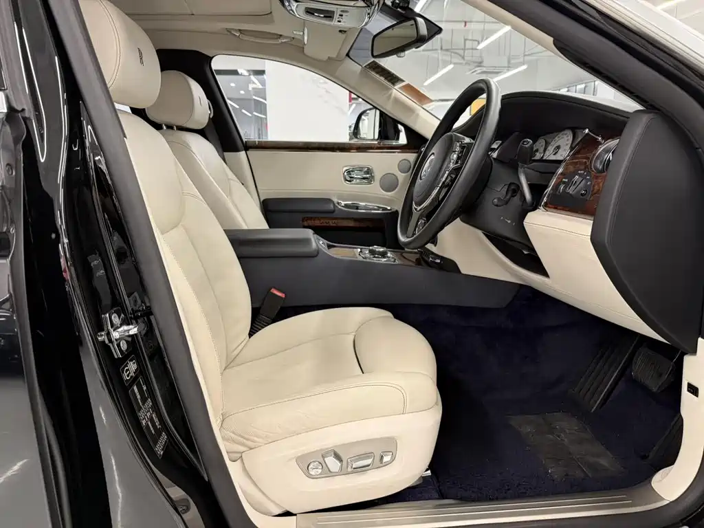 Rolls-Royce Ghost — миниатюра 4