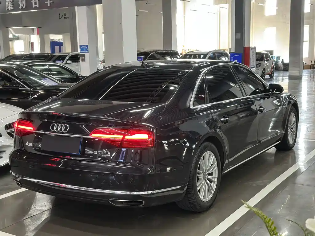 Audi A8 — миниатюра 9