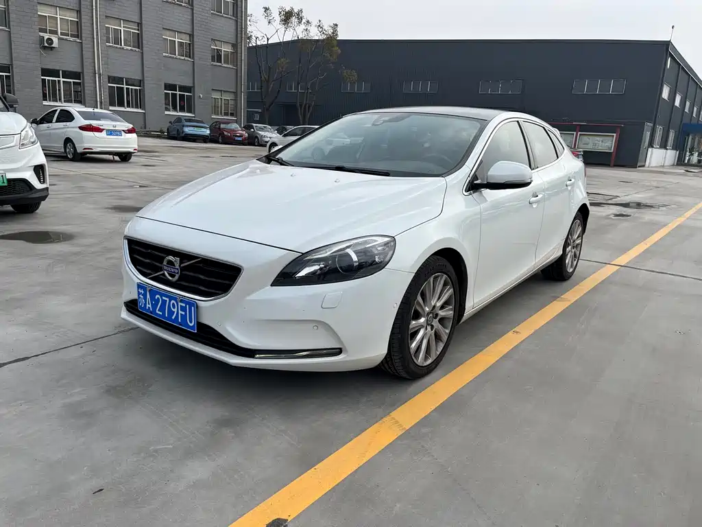 Volvo V40 2014