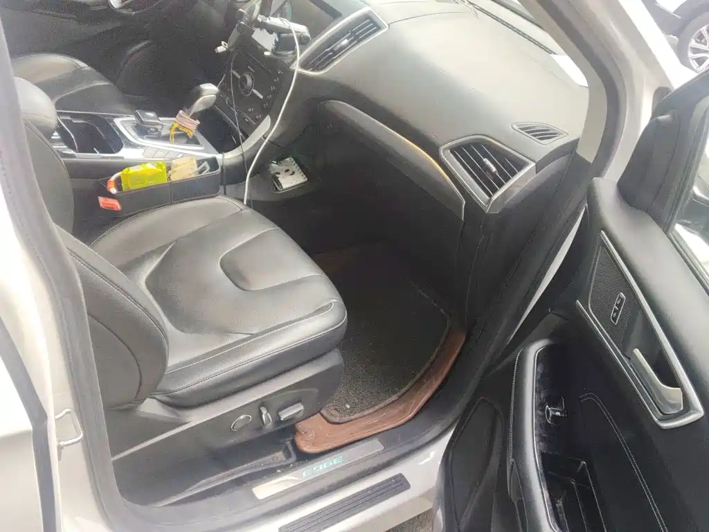 Ford Edge — миниатюра 19