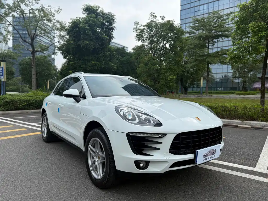 Porsche Macan — миниатюра 3