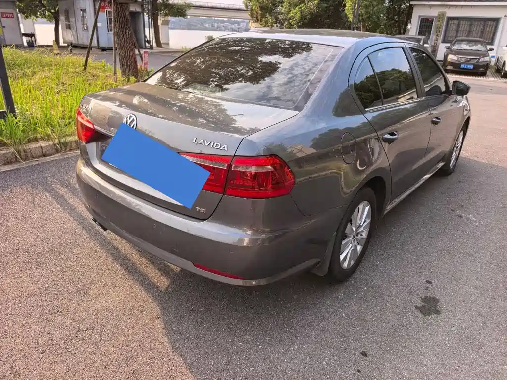 Volkswagen Lavida — миниатюра 4