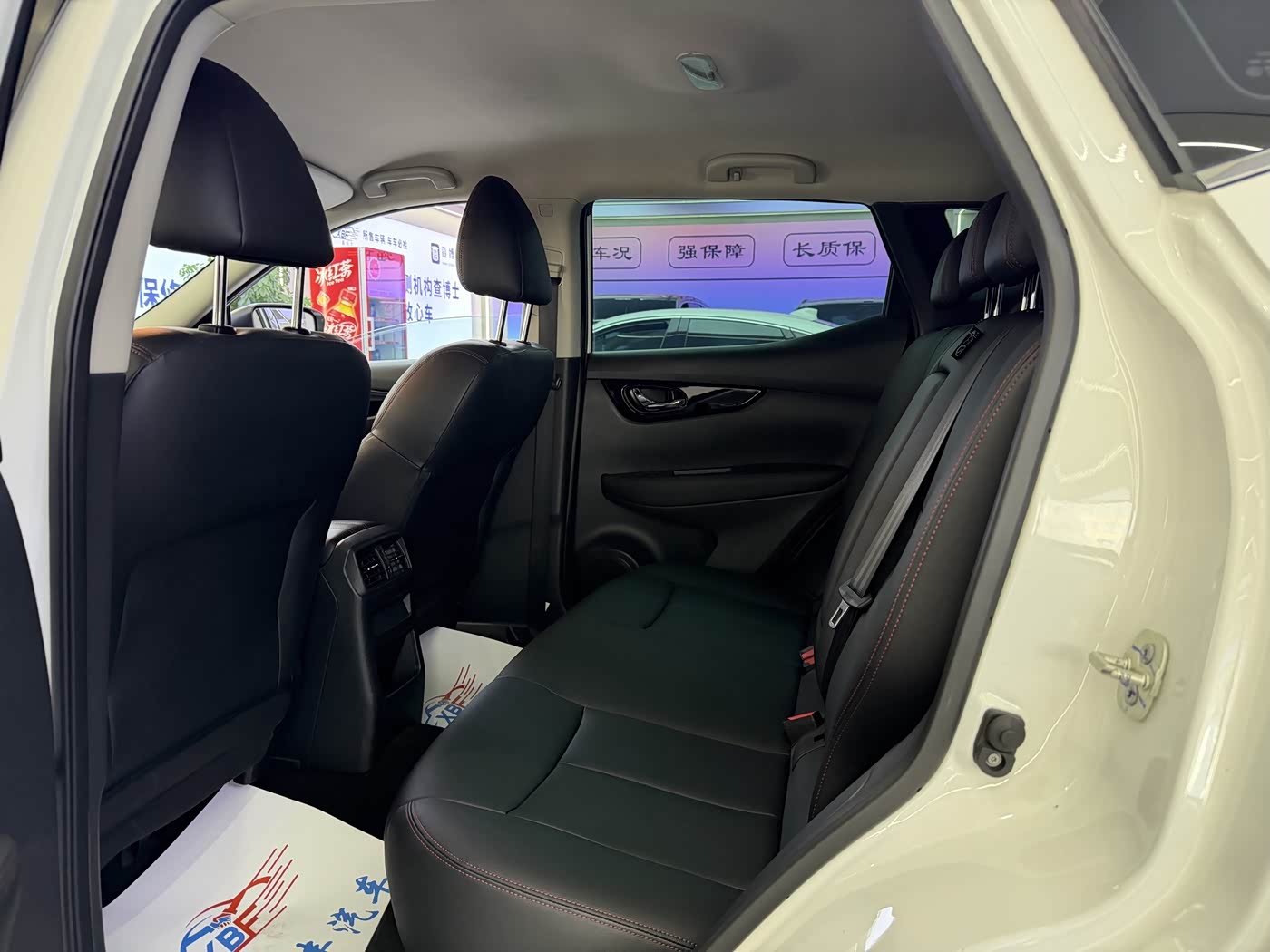 Nissan Qashqai 2.0 л 2023 г. Белый, пробег 16000 км