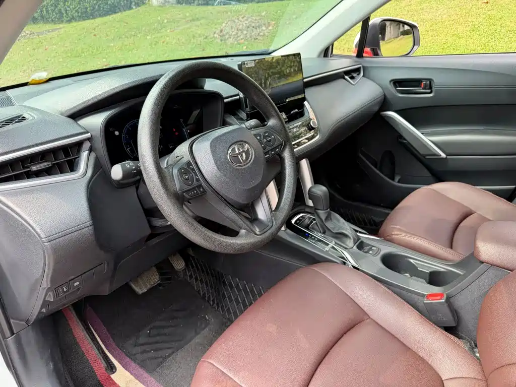 Toyota Corolla Cross — миниатюра 7