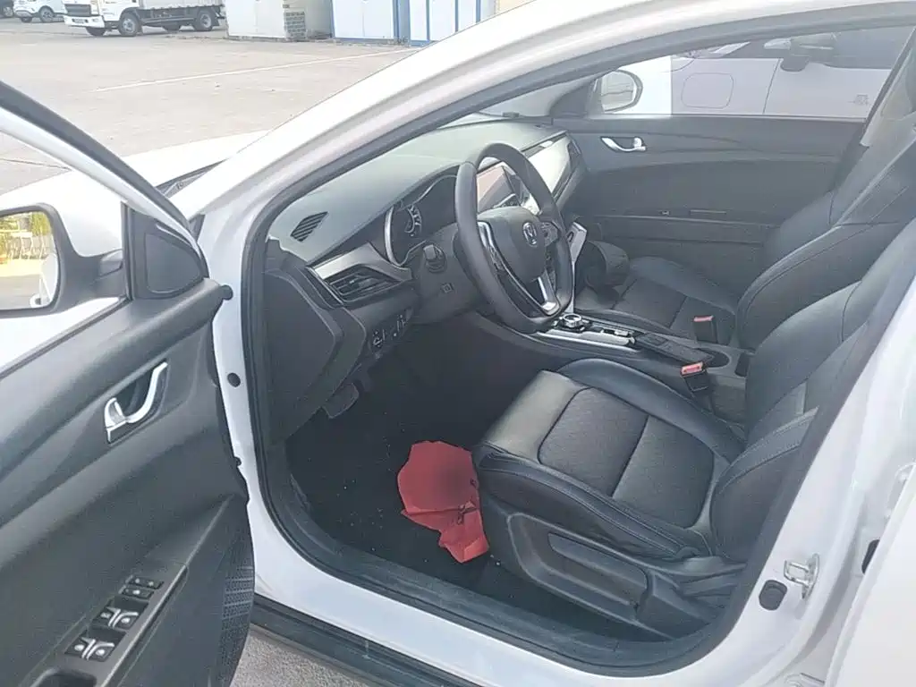 Changan Eado New Energy — миниатюра 16