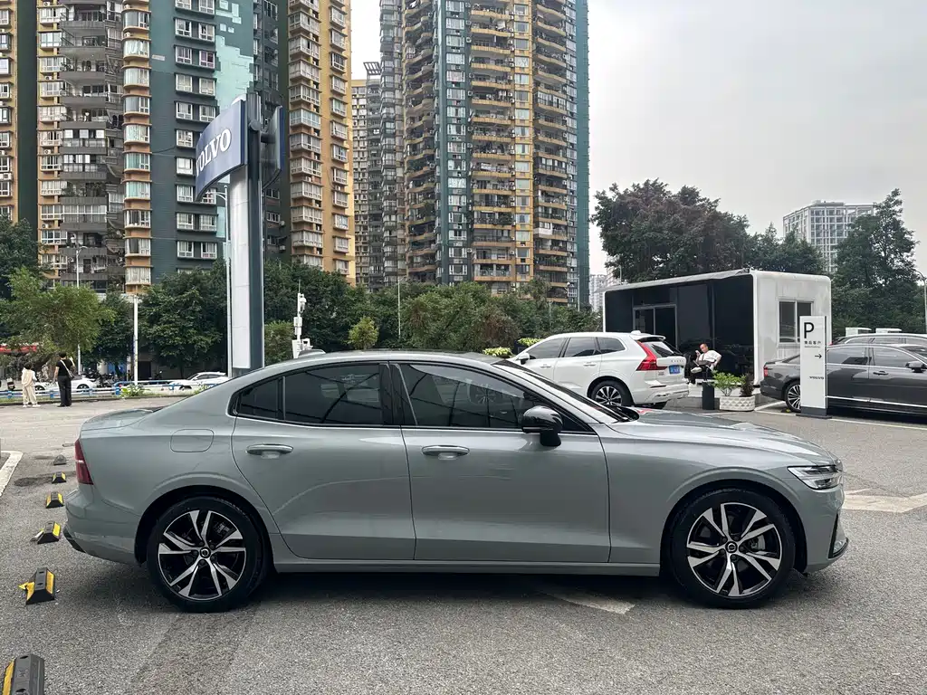 Volvo S60 — миниатюра 4