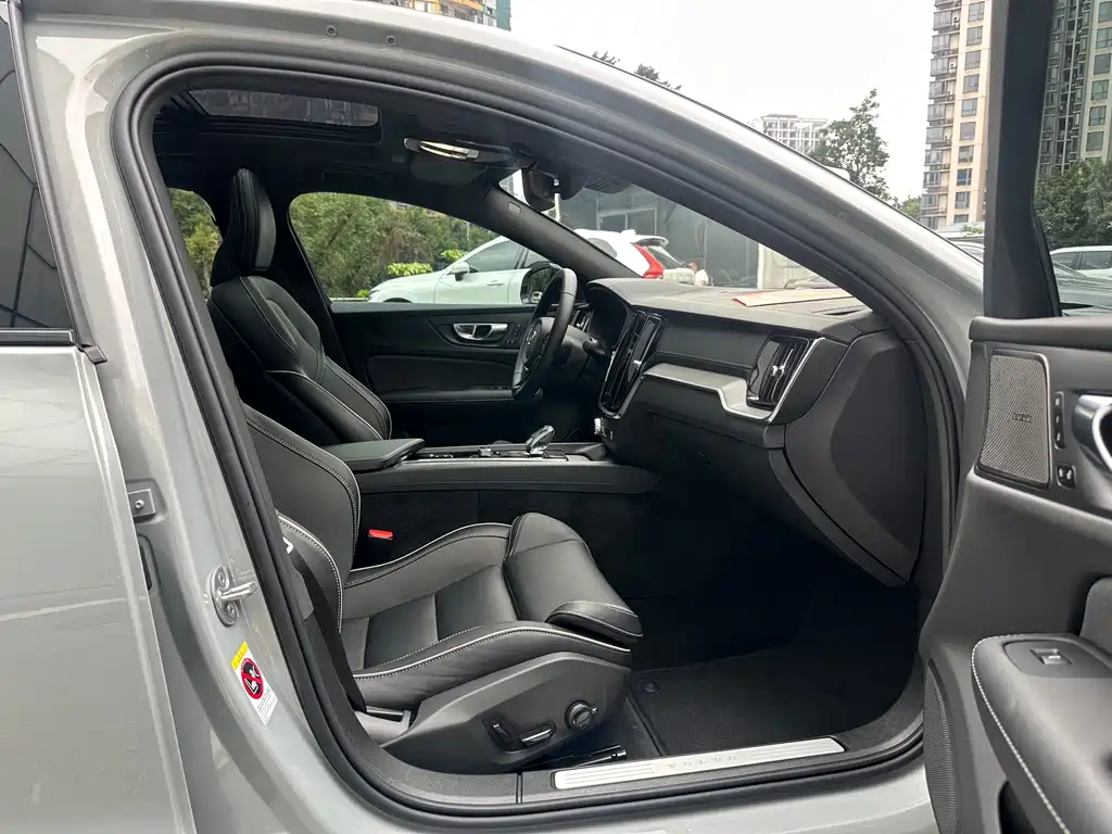 Volvo S60 — миниатюра 19