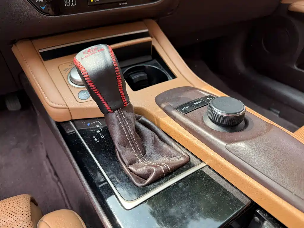 Lexus ES — миниатюра 9