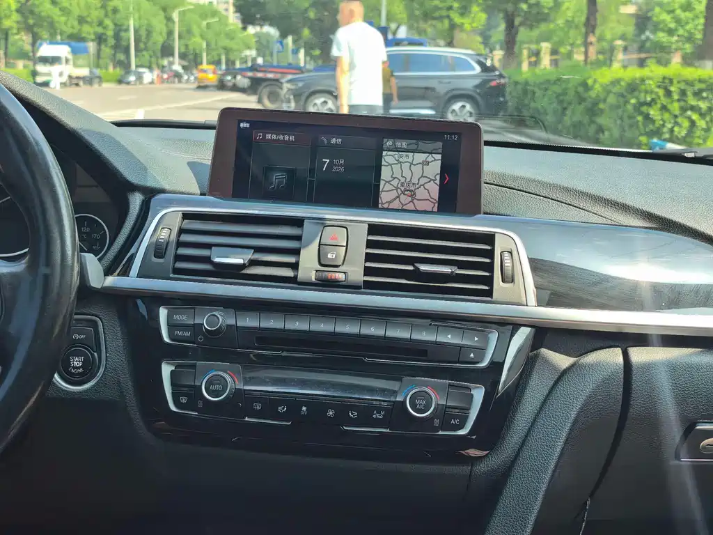 BMW 3 Series — миниатюра 7