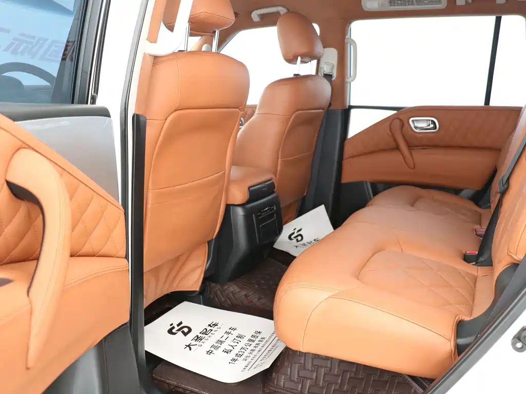 Nissan Patrol — миниатюра 8