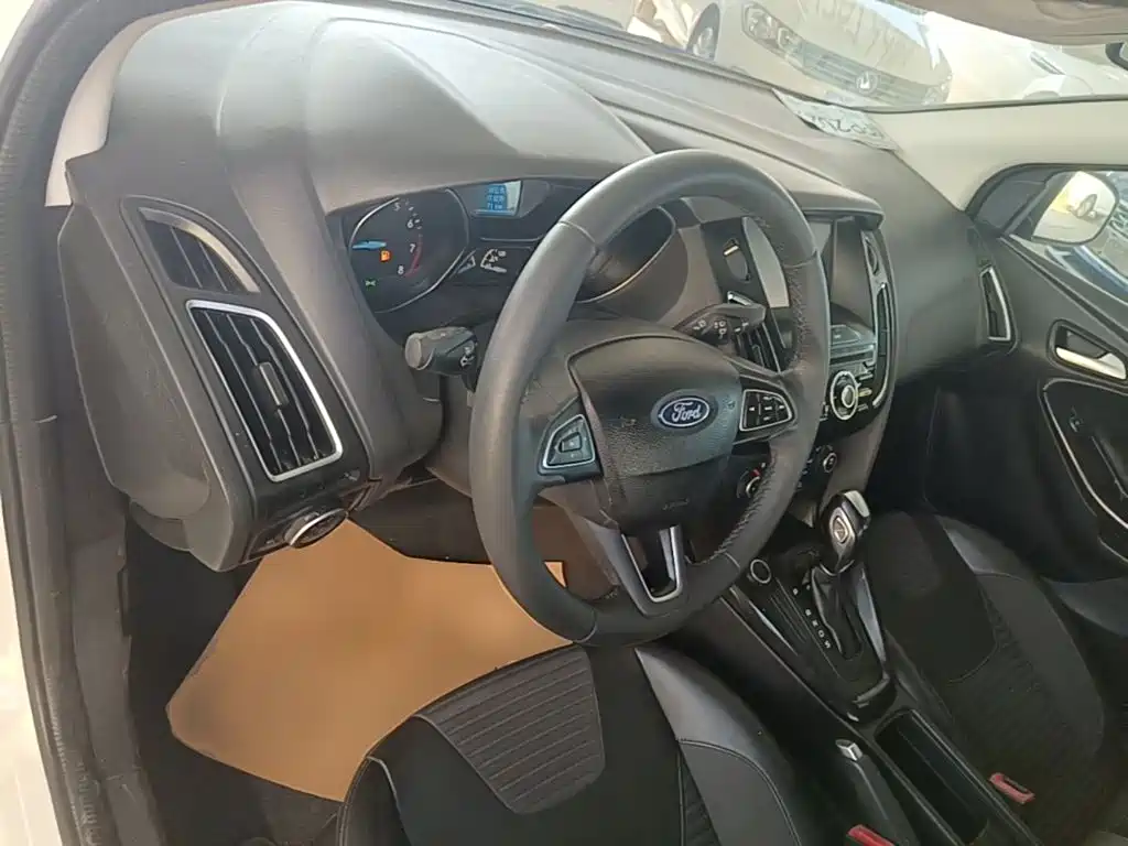 Ford Focus — миниатюра 10