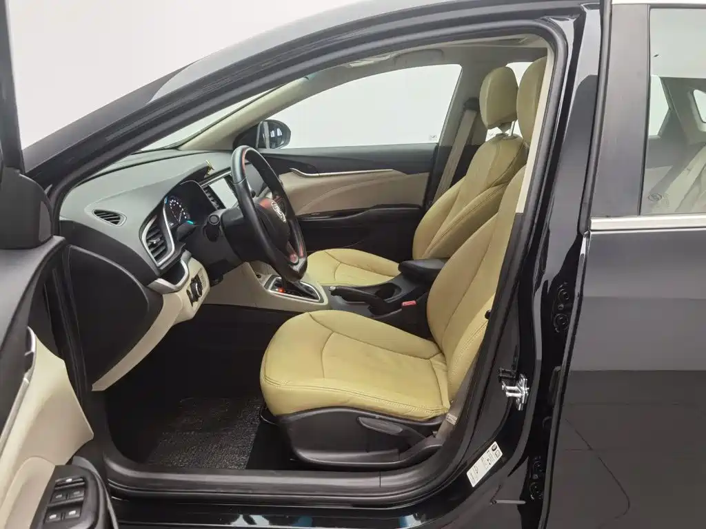 Buick Excelle — миниатюра 10