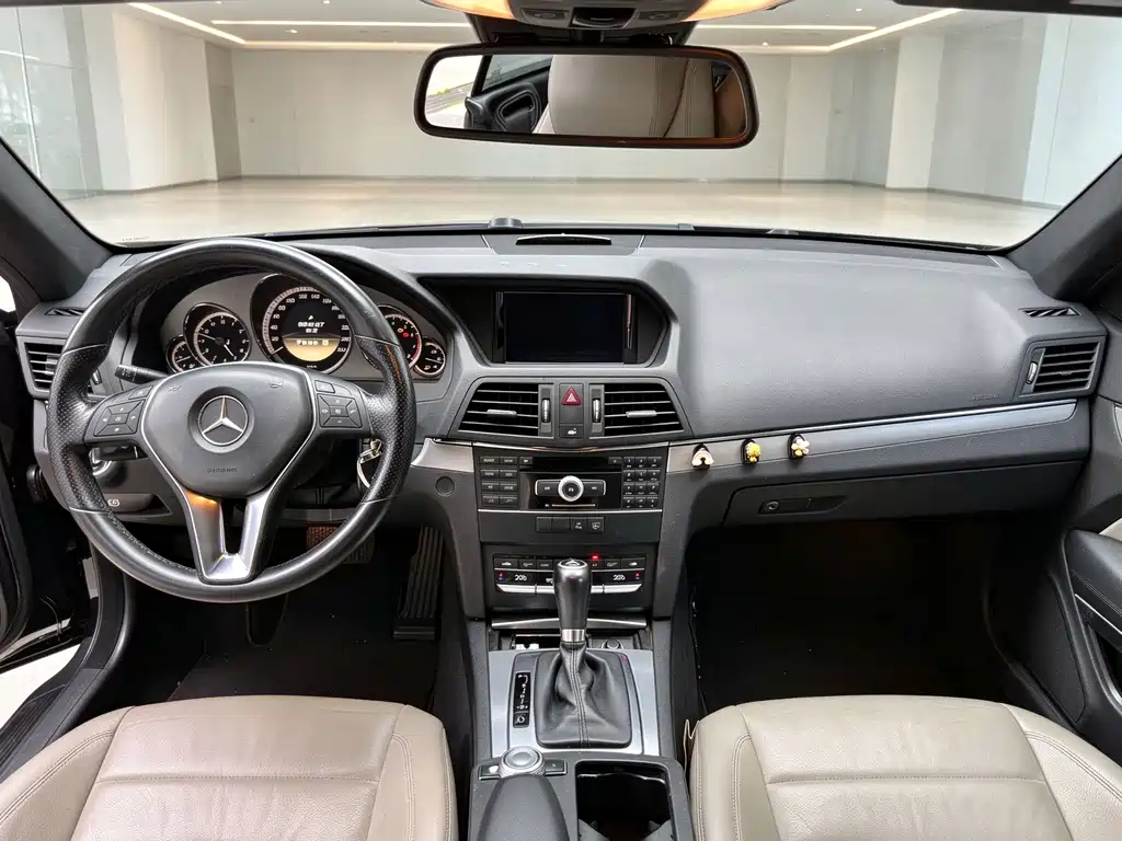 Mercedes-Benz E-Class (Import) — миниатюра 12