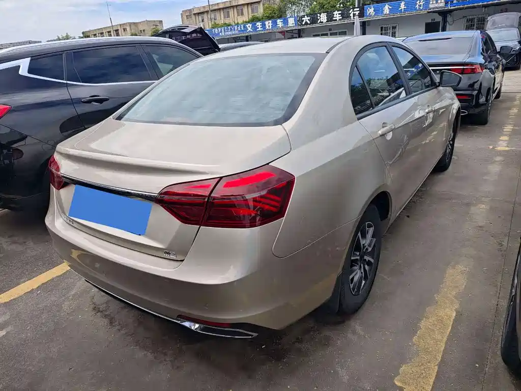 Geely Emgrand — миниатюра 14