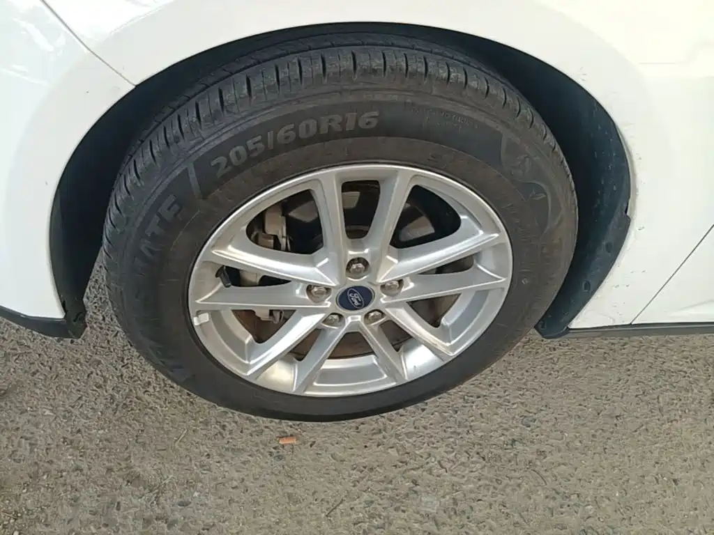 Ford Focus — миниатюра 23